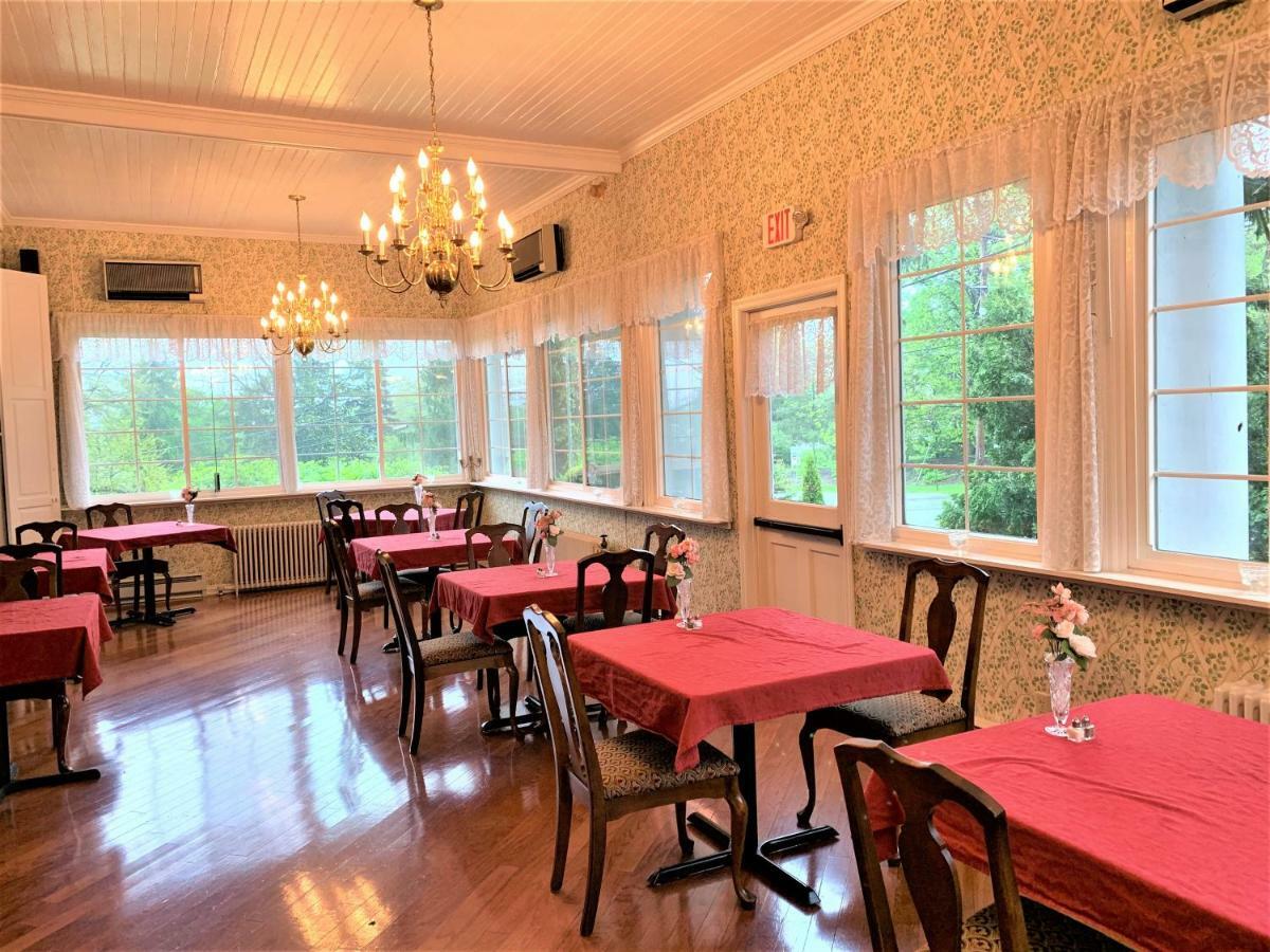 Mercersburg Inn Екстериор снимка